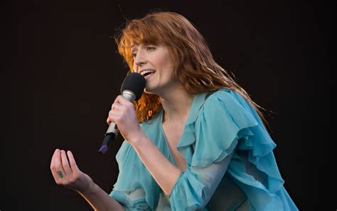 Florence Welch's Enchanting Concert Tour: A Symphony of Music and Whimsy!