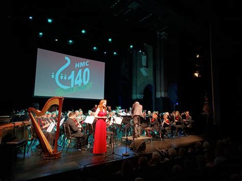 Het Jubileumconcert van Hadiqa Kiani: Een Ontmoeting met de Stem van een Generatie!