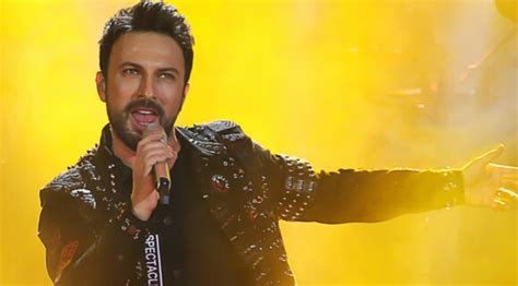  Tarkan'ın Amsterdam Şöleni: Yeni Albümün Tantanaklı İlk Dinlemesi ve Hollanda'nın Büyülenmesinde Gizli Bir Hikaye!