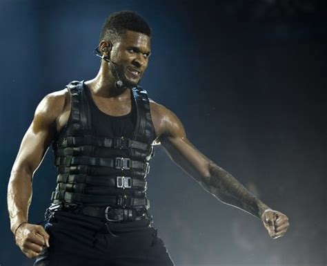 Usher's OMG Moment:  A Surprising Turn of Events at Amsterdam's Ziggo Dome