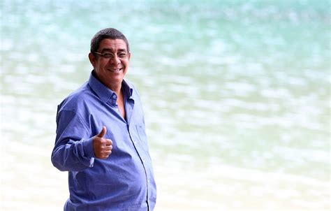 Zeca Pagodinho's Samba Symphony: A Night of Rhythmic Bliss and Unexpected Surprises!